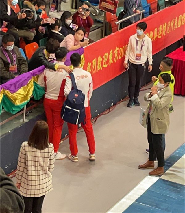 这张4人合影=15枚奥运金牌!40岁张怡宁郭晶晶保养好,像28岁美女