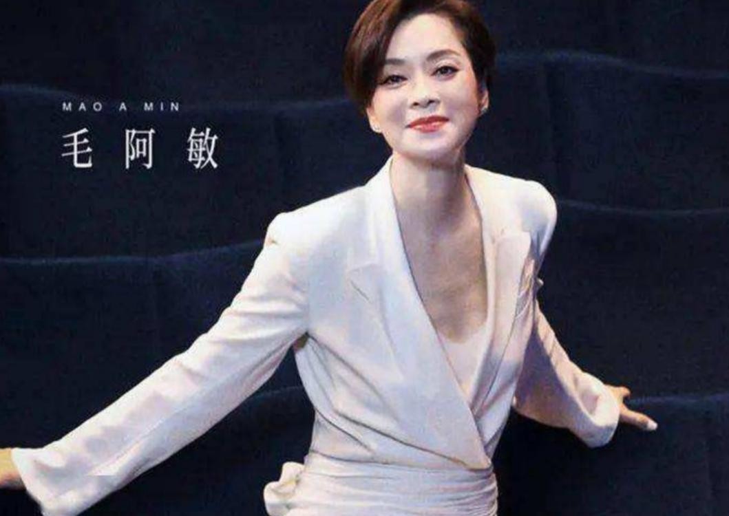 毛阿敏老公解直锟被曝猝死!仅60岁,结婚18年女方倒追才半年成功
