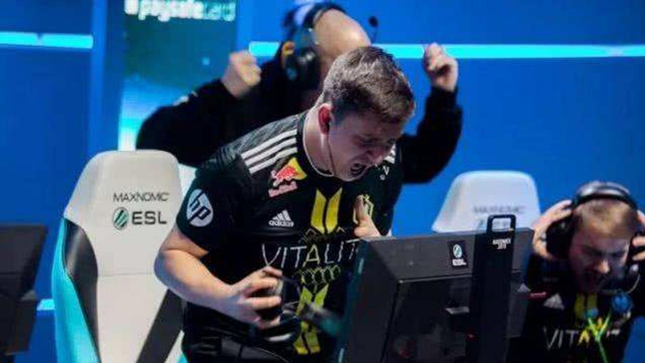 csgo小蜜蜂（Apex泪洒当场 小蜜蜂即将迎来阵容变动）  第3张